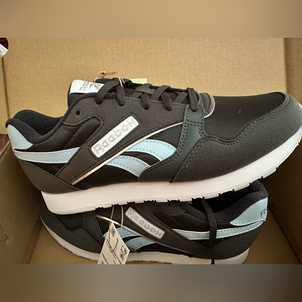 Reebok Women's Retro Grey Blue and White Sneakers 8.5 NIB
